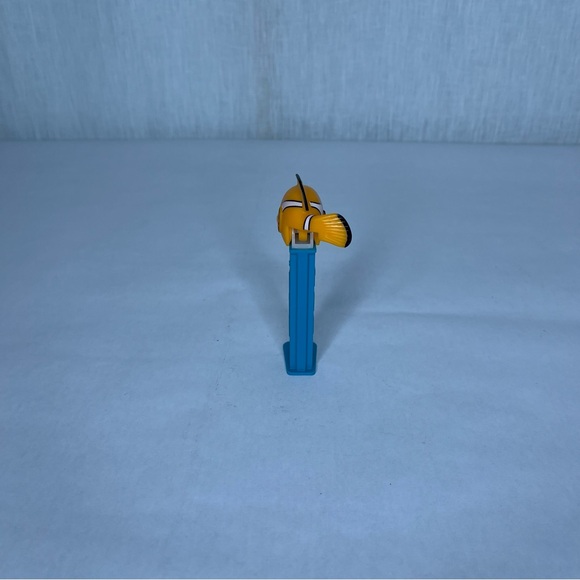 A Nemo PEZ dispenser - Picture 5 of 5